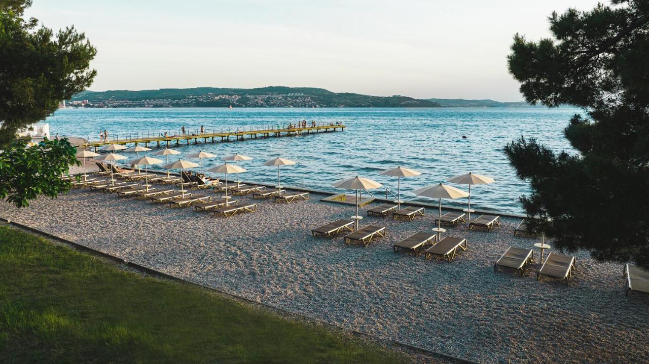 Villa Cedra - Hotel&Resort Adria Ankaran Exteriör bild