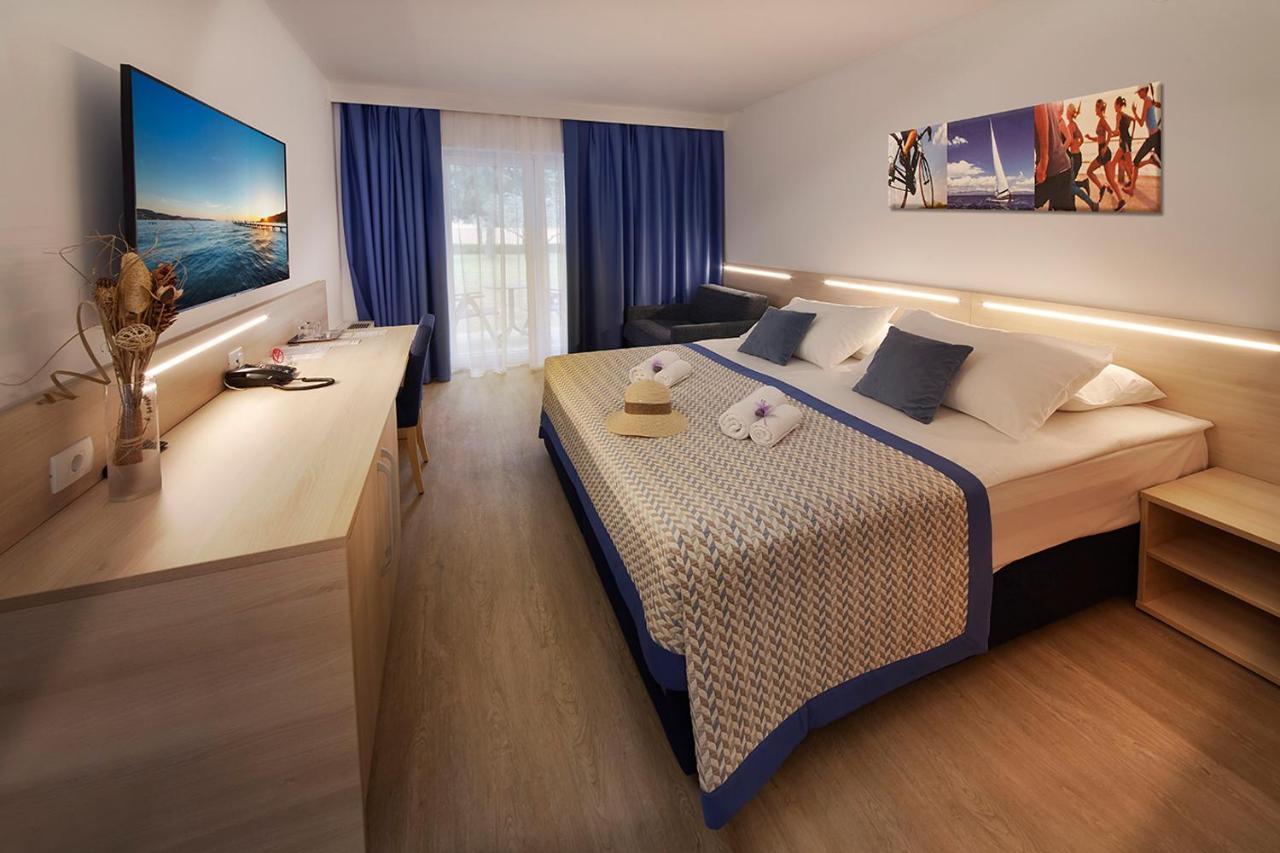Villa Cedra - Hotel&Resort Adria Ankaran Exteriör bild